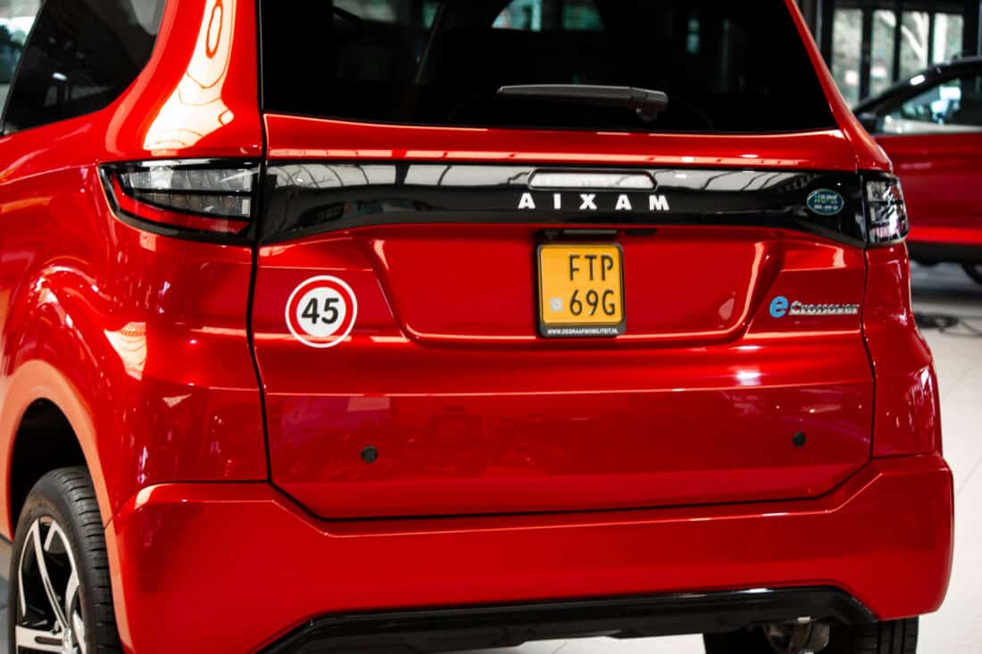 Aixam E Crossover Premium Ambition 2025 Elektrische Brommobiel Occasion Parelmoerrood Metallic