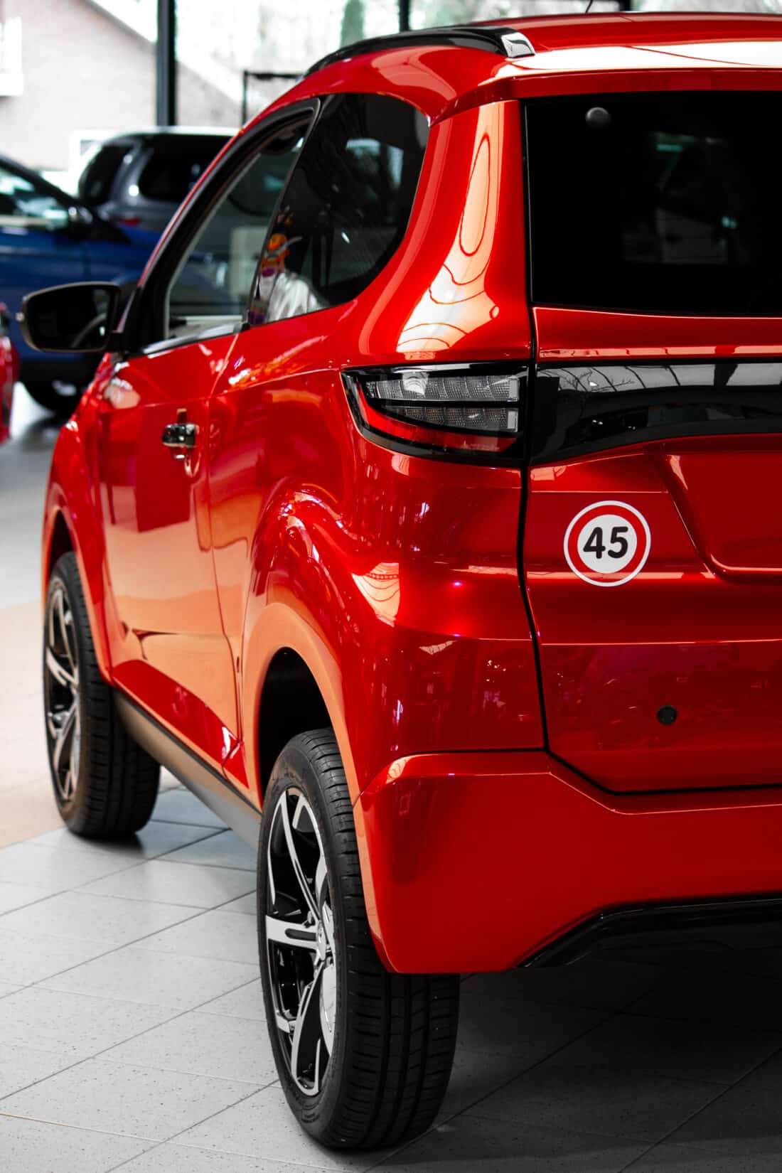 Aixam E Crossover Premium Ambition 2025 Elektrische Brommobiel Occasion Parelmoerrood Metallic