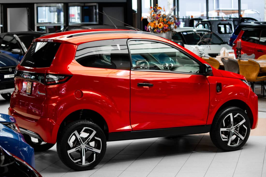 Aixam E Crossover Premium Ambition 2025 Elektrische Brommobiel Occasion Parelmoerrood Metallic