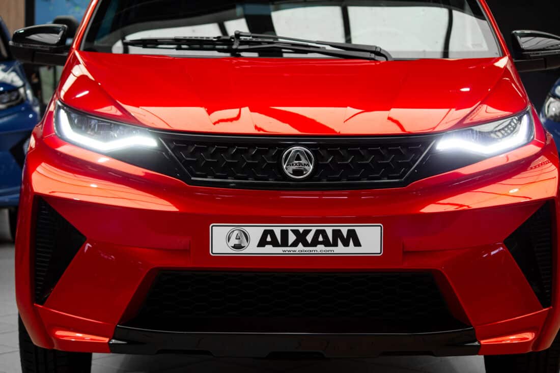 Aixam E Crossover Premium Ambition 2025 Elektrische Brommobiel Occasion Parelmoerrood Metallic