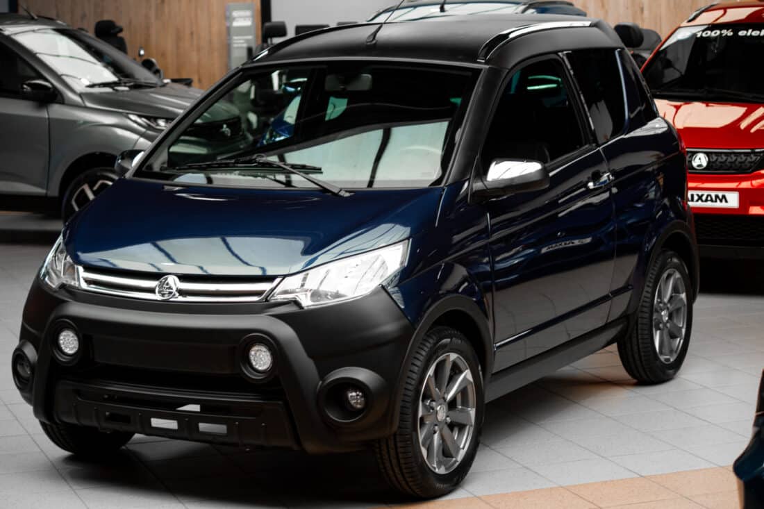 Aixam Crossline Vision 2015 Brommobiel Occasion Marineblauw Metallic