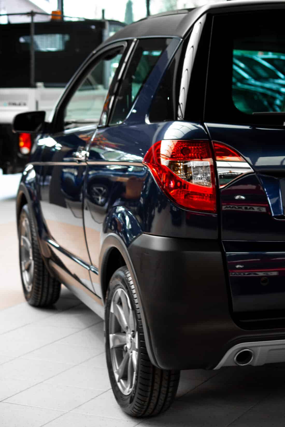 Aixam Crossline Vision 2015 Brommobiel Occasion Marineblauw Metallic