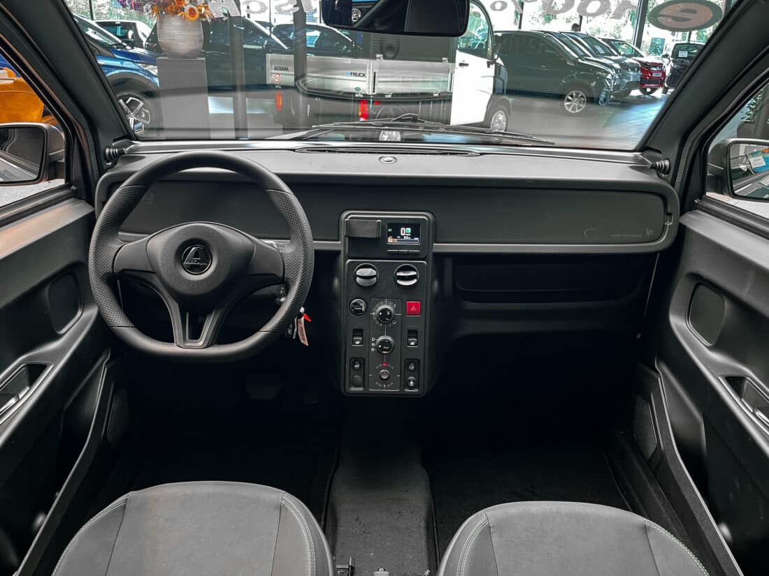Aixam E EASY CHIC 7 5kWh Brommobiel Elektrisch Nieuw Titianiumgrijs 