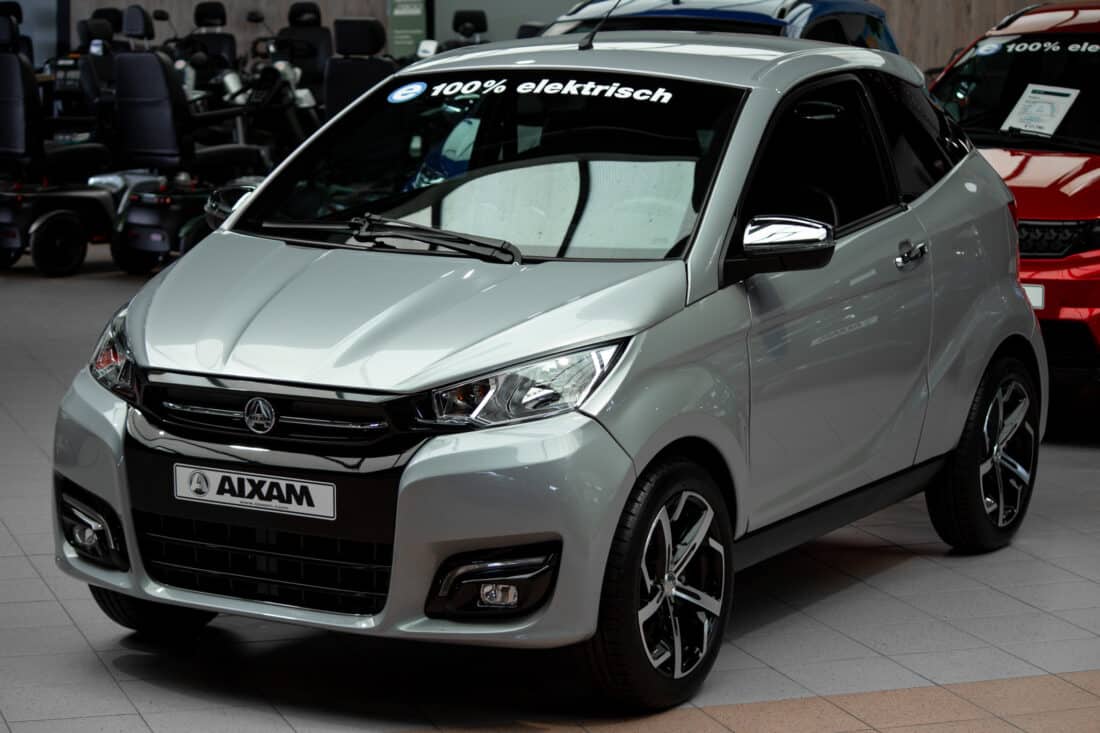 Aixam E Coup Premium Emotion 2022 Elektrische Brommobiel Occasion Zilvergrijs Metallic