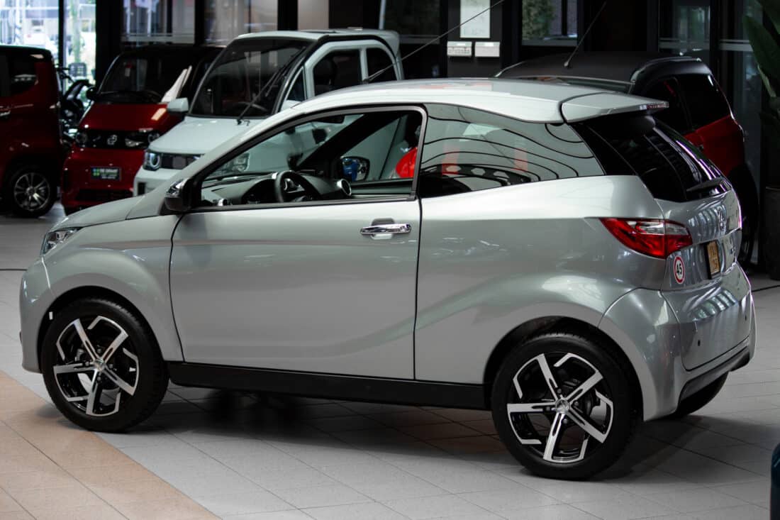 Aixam E Coup Premium Emotion 2022 Elektrische Brommobiel Occasion Zilvergrijs Metallic