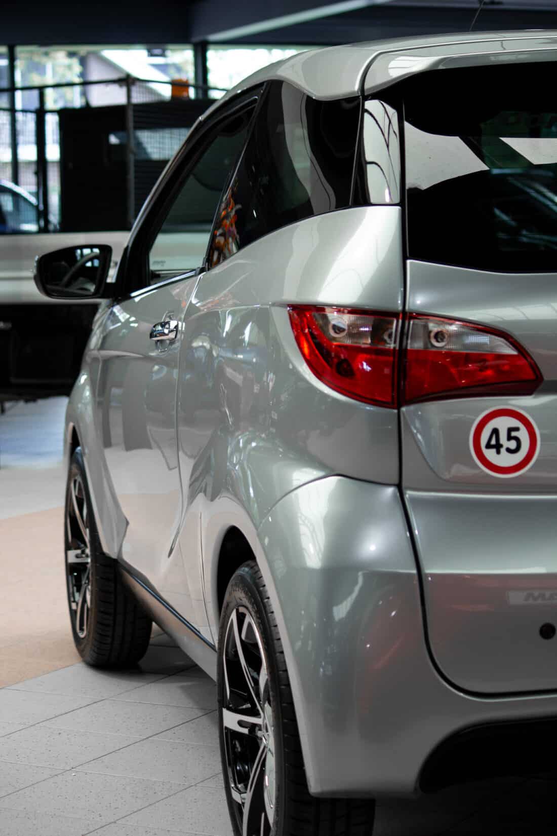 Aixam E Coup Premium Emotion 2022 Elektrische Brommobiel Occasion Zilvergrijs Metallic