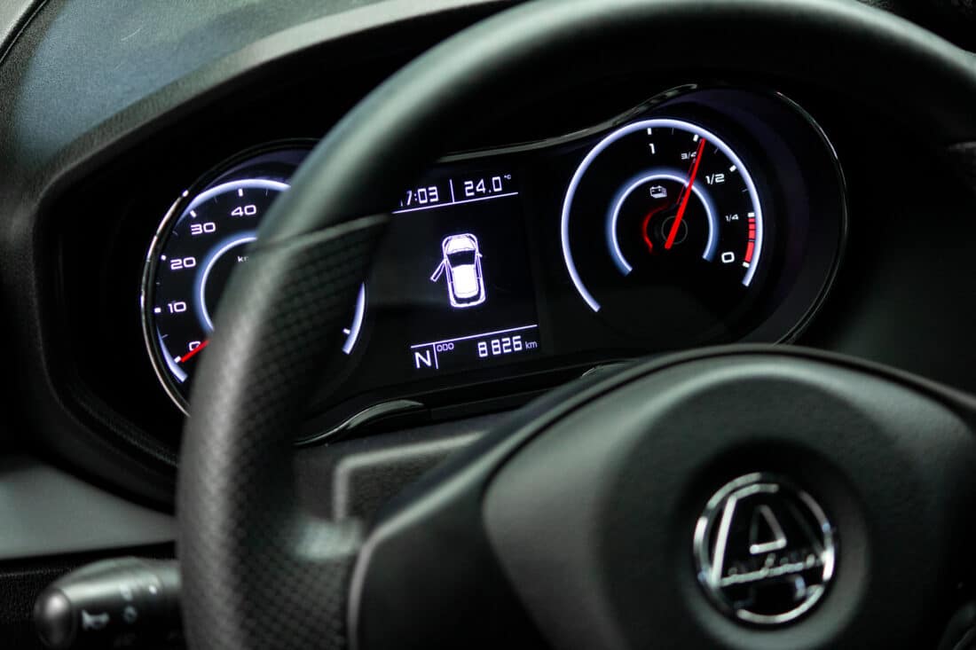 Aixam E Coup Premium Emotion 2022 Elektrische Brommobiel Occasion Zilvergrijs Metallic