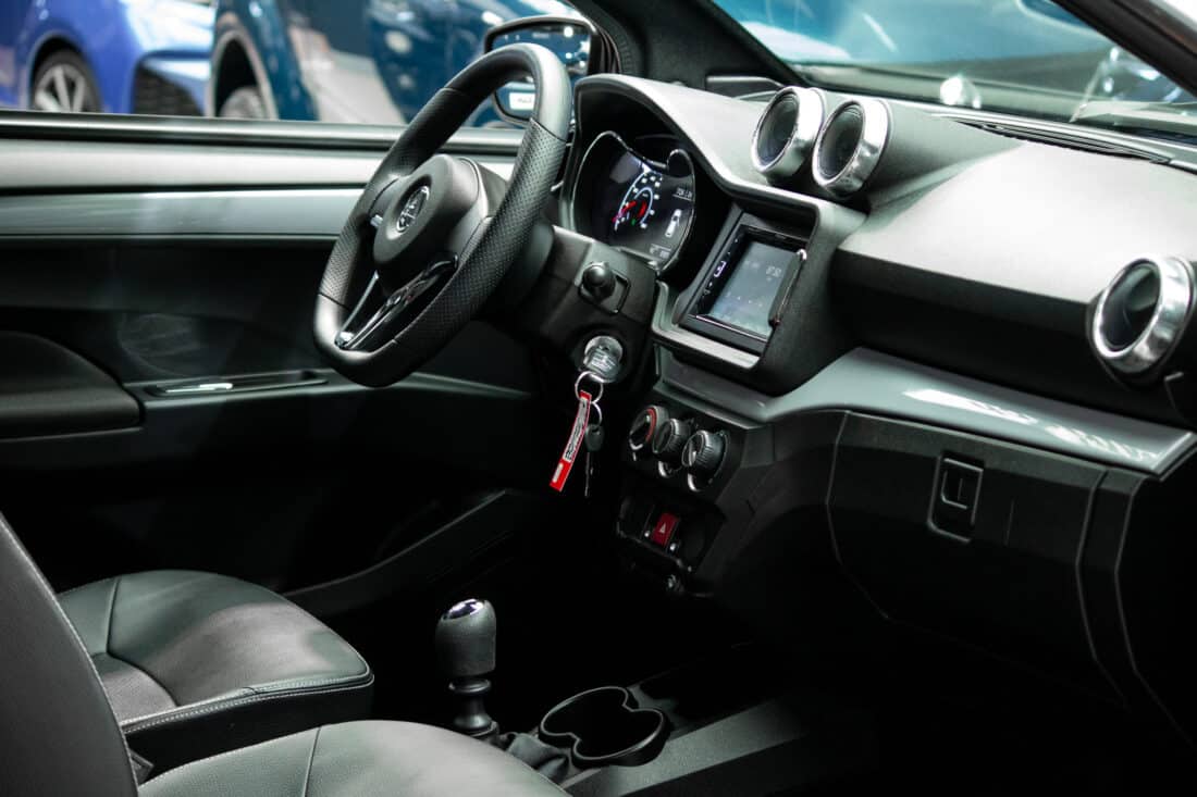 Aixam E Coup Premium Emotion 2022 Elektrische Brommobiel Occasion Zilvergrijs Metallic