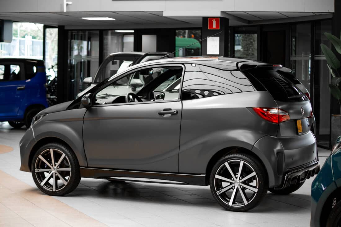 Aixam E Coup Gti Emotion 2023 Elektrische Brommobiel Occasion Staalgrijs Mat Aixam E Coup Gti Emotion 2023 Elektrische Brommobiel Occasion Staalgrijs Mat