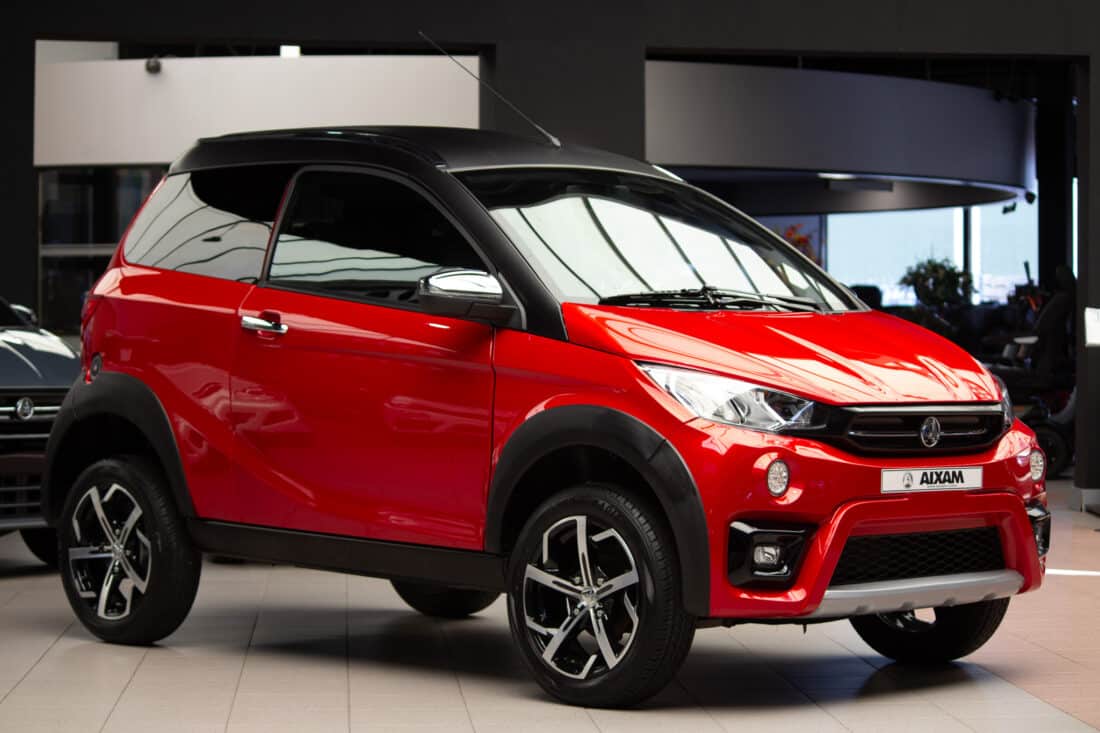 Aixam Crossover Premium Emotion 2021 Brommobiel Occasion Parelmoerrood Metallic Aixam Crossover Premium Emotion 2021 Brommobiel Occasion Parelmoerrood Metallic