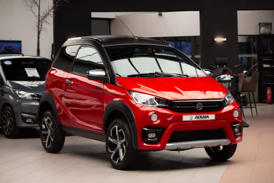 Aixam Crossover Premium Emotion 2021 Brommobiel Occasion Parelmoerrood Metallic Aixam Crossover Premium Emotion 2021 Brommobiel Occasion Parelmoerrood Metallic