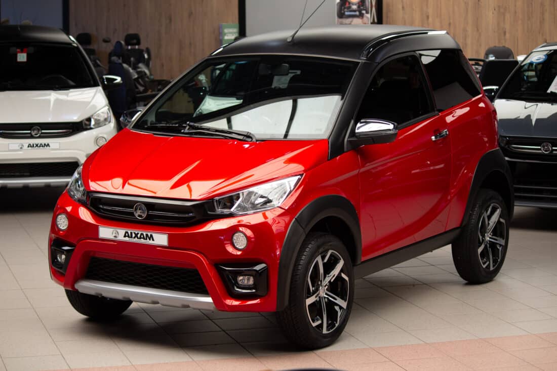 Aixam Crossover Premium Emotion 2021 Brommobiel Occasion Parelmoerrood Metallic Aixam Crossover Premium Emotion 2021 Brommobiel Occasion Parelmoerrood Metallic