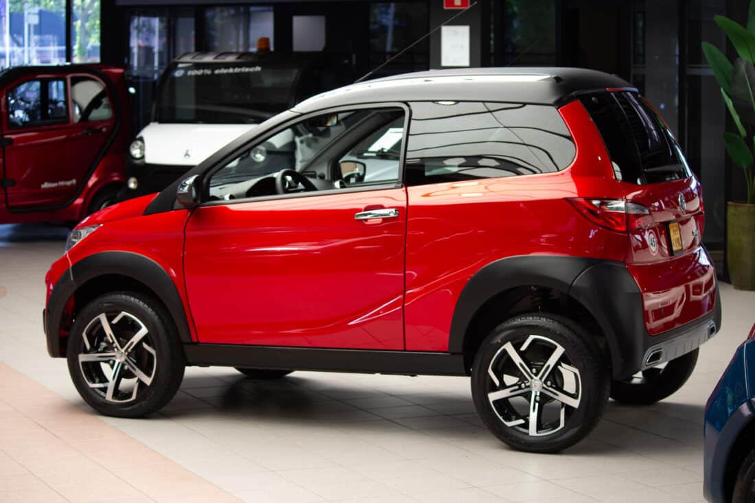 Aixam Crossover Premium Emotion 2021 Brommobiel Occasion Parelmoerrood Metallic Aixam Crossover Premium Emotion 2021 Brommobiel Occasion Parelmoerrood Metallic