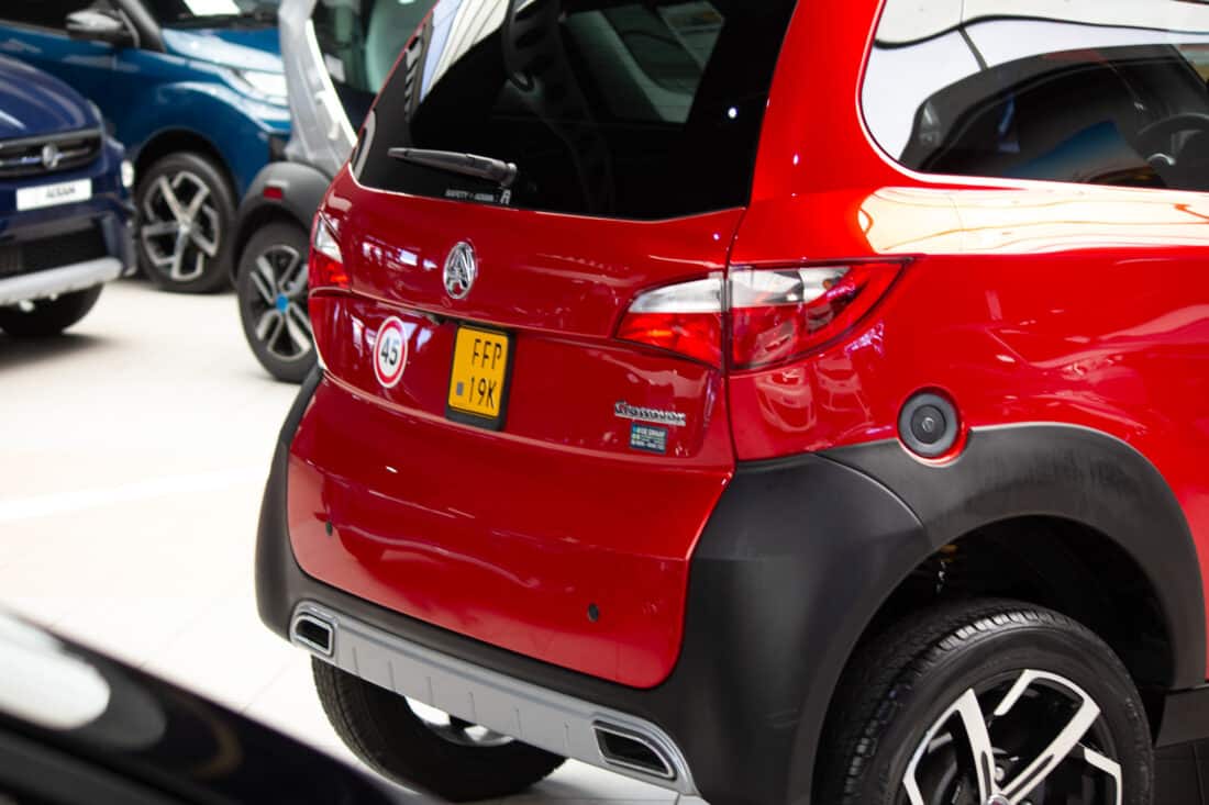 Aixam Crossover Premium Emotion 2021 Brommobiel Occasion Parelmoerrood Metallic Aixam Crossover Premium Emotion 2021 Brommobiel Occasion Parelmoerrood Metallic