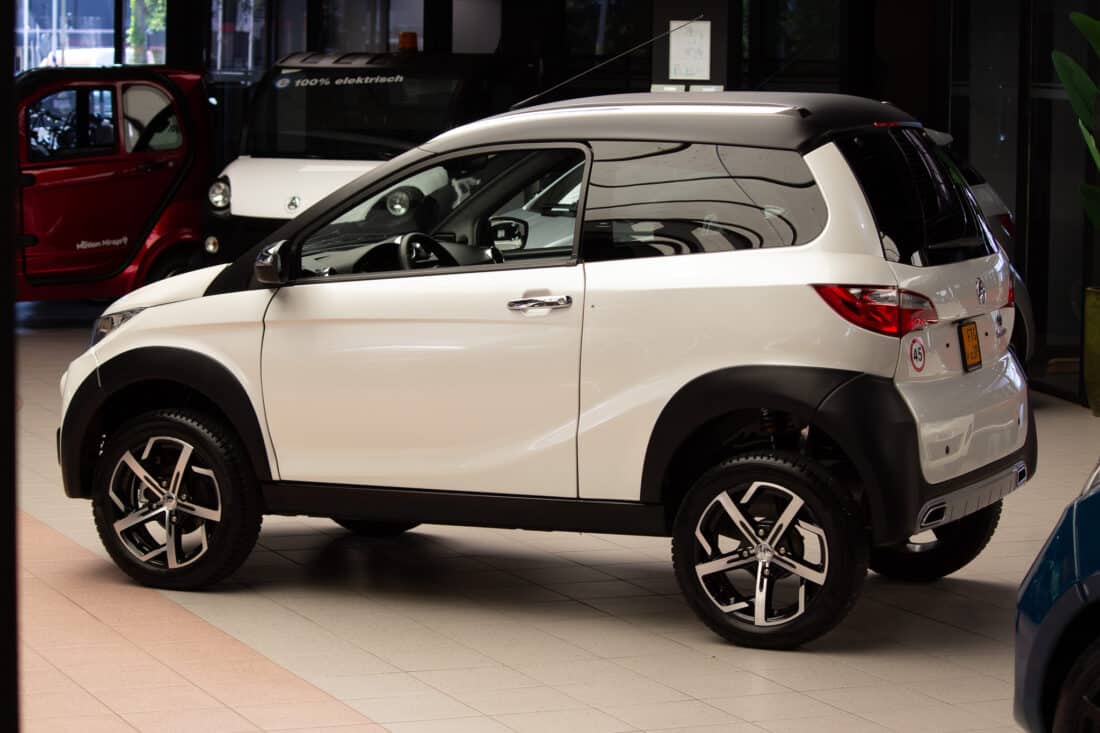 Aixam Crossover Premium Emotion 2023 Brommobiel Occasion Parelmoer Wit Aixam Crossover Premium Emotion 2023 Brommobiel Occasion Parelmoer Wit