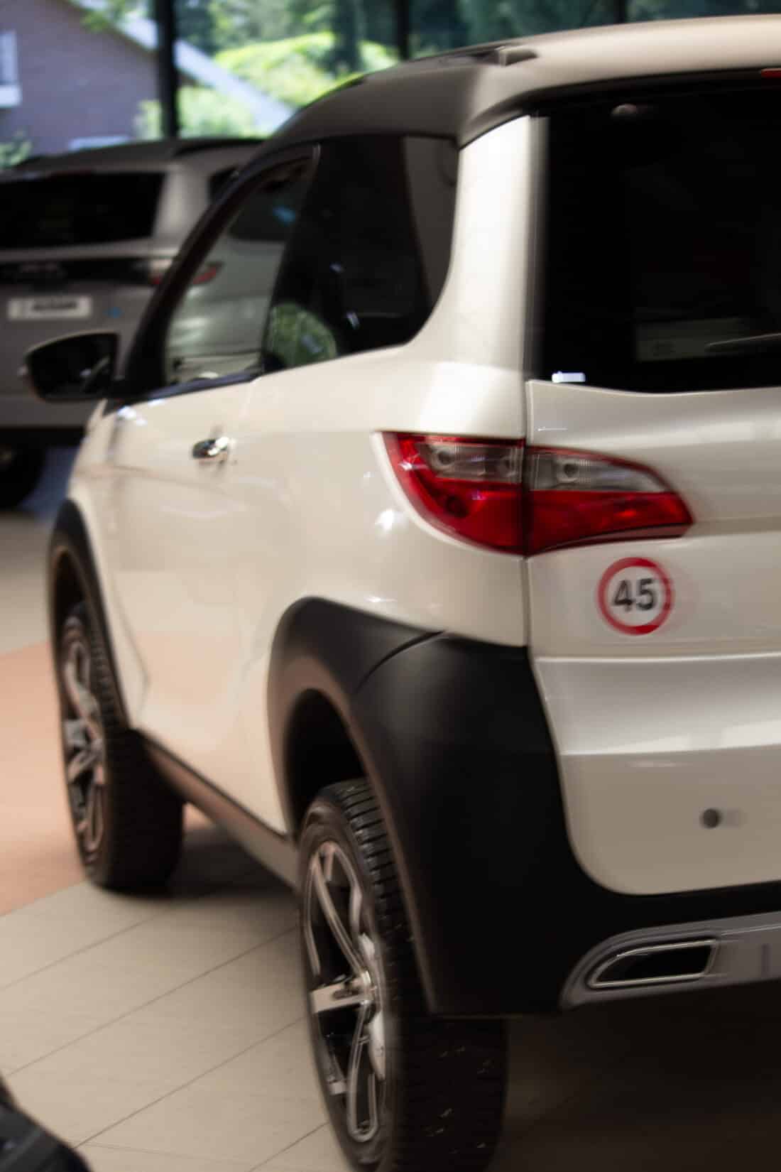 Aixam Crossover Premium Emotion 2023 Brommobiel Occasion Parelmoer Wit Aixam Crossover Premium Emotion 2023 Brommobiel Occasion Parelmoer Wit