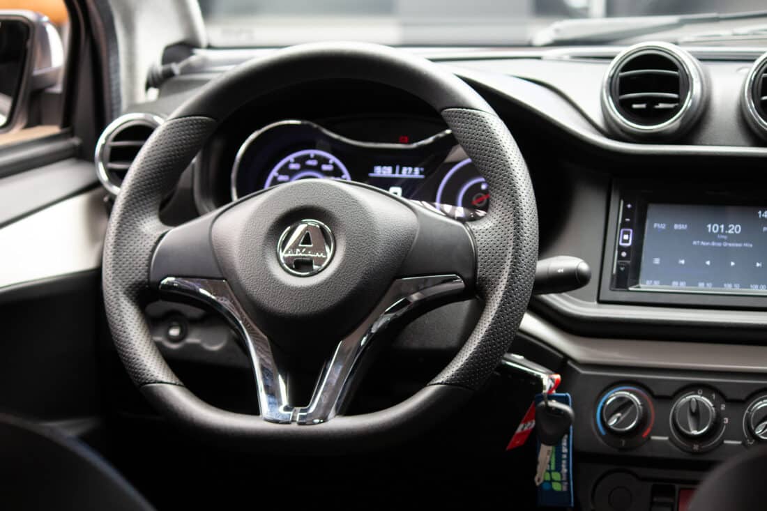 Aixam Crossover Premium Emotion 2023 Brommobiel Occasion Parelmoer Wit Aixam Crossover Premium Emotion 2023 Brommobiel Occasion Parelmoer Wit