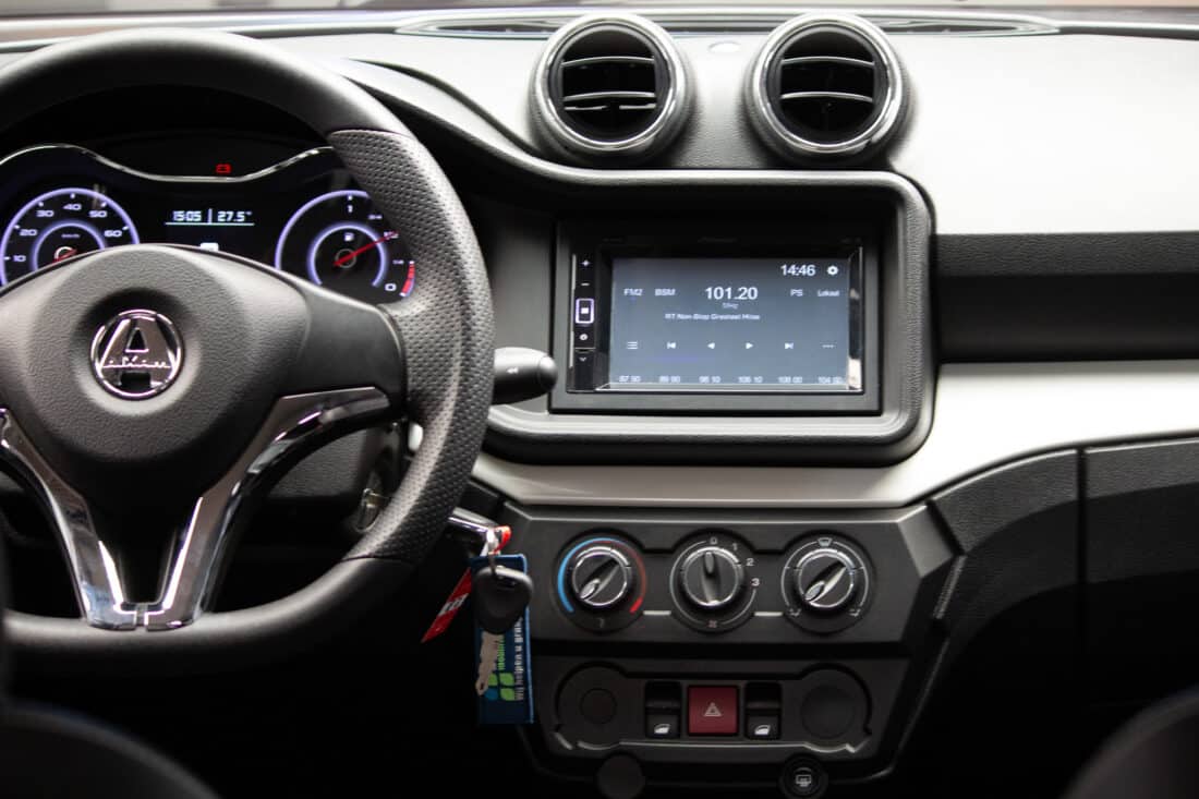 Aixam Crossover Premium Emotion 2023 Brommobiel Occasion Parelmoer Wit Aixam Crossover Premium Emotion 2023 Brommobiel Occasion Parelmoer Wit