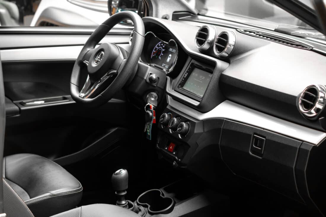 Aixam Crossover Premium Emotion 2023 Brommobiel Occasion Parelmoer Wit Aixam Crossover Premium Emotion 2023 Brommobiel Occasion Parelmoer Wit