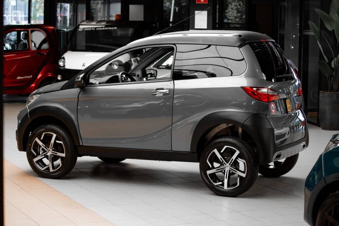 Aixam Crossover Premium Emotion 2022 Brommobiel Occasion Titaniumgrijs Metallic Aixam Crossover Premium Emotion 2022 Brommobiel Occasion Titaniumgrijs Metallic
