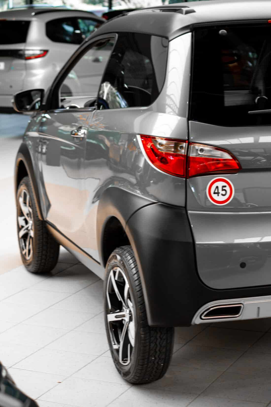 Aixam Crossover Premium Emotion 2022 Brommobiel Occasion Titaniumgrijs Metallic Aixam Crossover Premium Emotion 2022 Brommobiel Occasion Titaniumgrijs Metallic