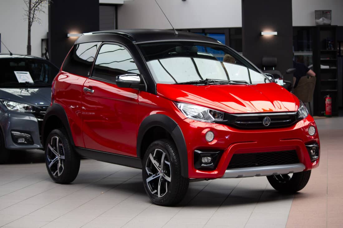 Aixam Crossover Premium Emotion 2023 Brommobiel Occasion Parelmoerrood Metallic