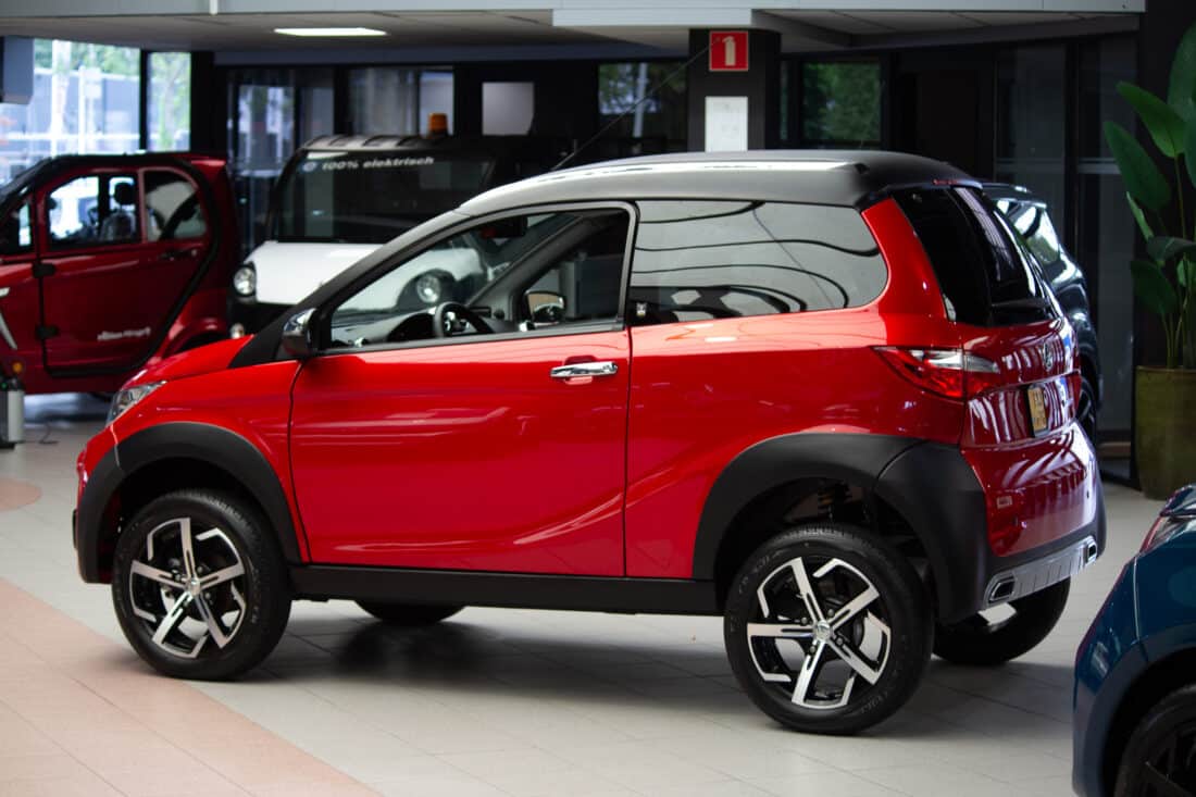 Aixam Crossover Premium Emotion 2023 Brommobiel Occasion Parelmoerrood Metallic