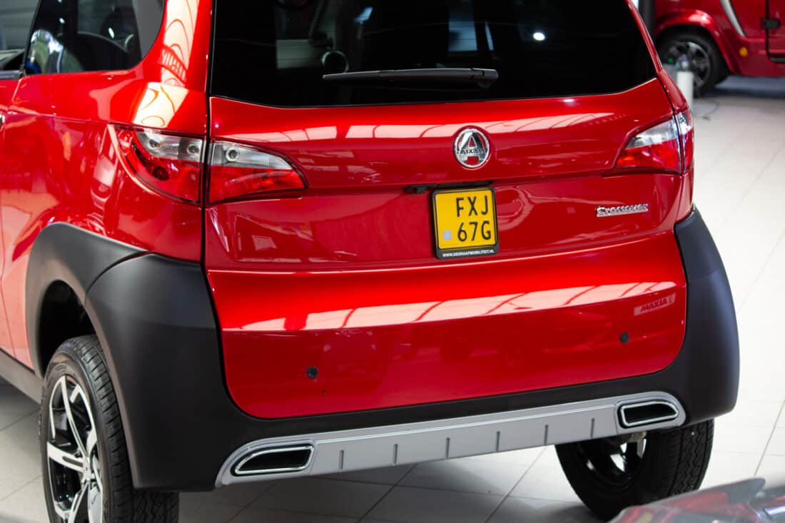 Aixam Crossover Premium Emotion 2023 Brommobiel Occasion Parelmoerrood Metallic