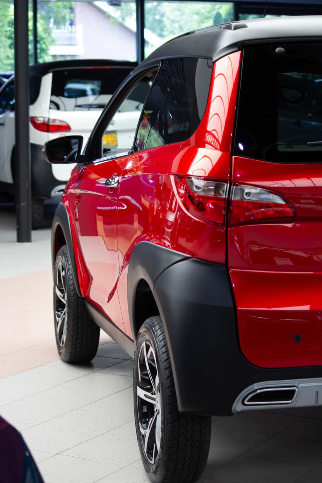 Aixam Crossover Premium Emotion 2023 Brommobiel Occasion Parelmoerrood Metallic