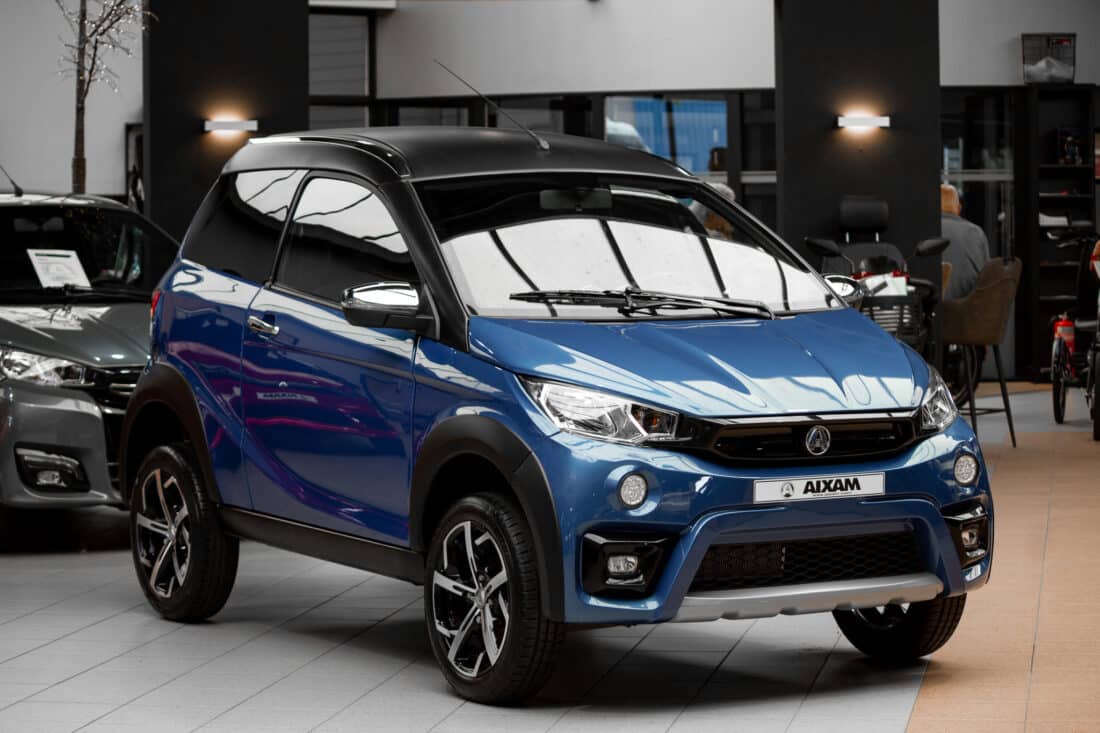 Aixam Crossover Premium Emotion 2021 Brommobiel Occasion Saffierblauw Metallic