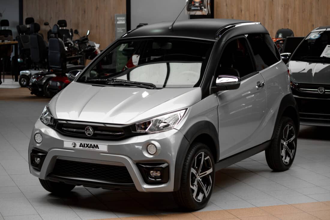 Aixam E Crossover Premium Emotion 2024 Elektrische Brommobiel Occasion Zilvergrijs Metallic Aixam E Crossover Premium Emotion 2024 Elektrische Brommobiel Occasion Zilvergrijs Metallic