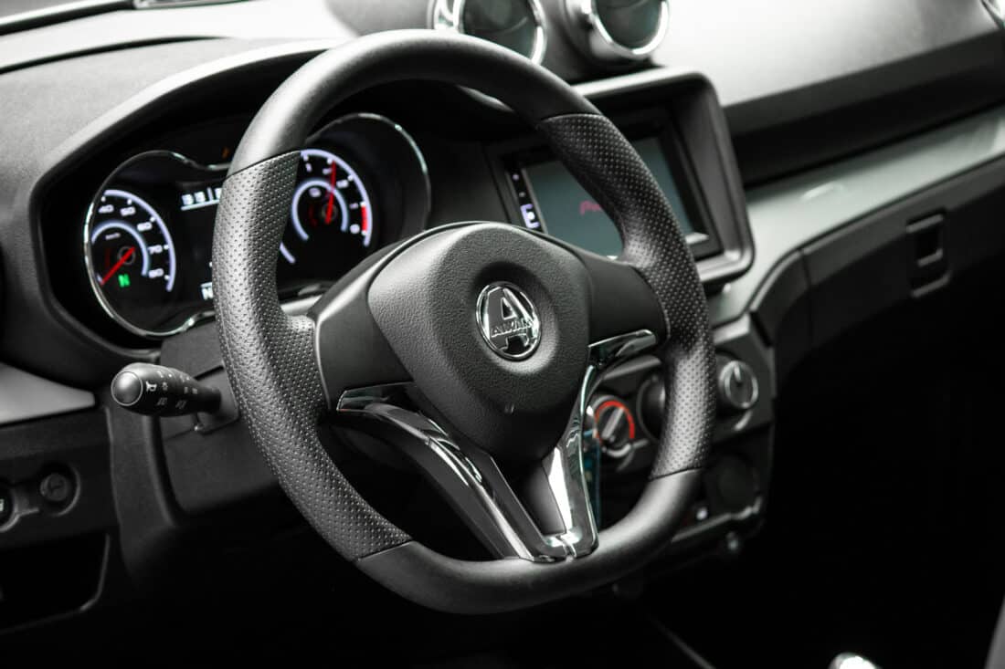 Aixam E Crossover Premium Emotion 2024 Elektrische Brommobiel Occasion Zilvergrijs Metallic Aixam E Crossover Premium Emotion 2024 Elektrische Brommobiel Occasion Zilvergrijs Metallic
