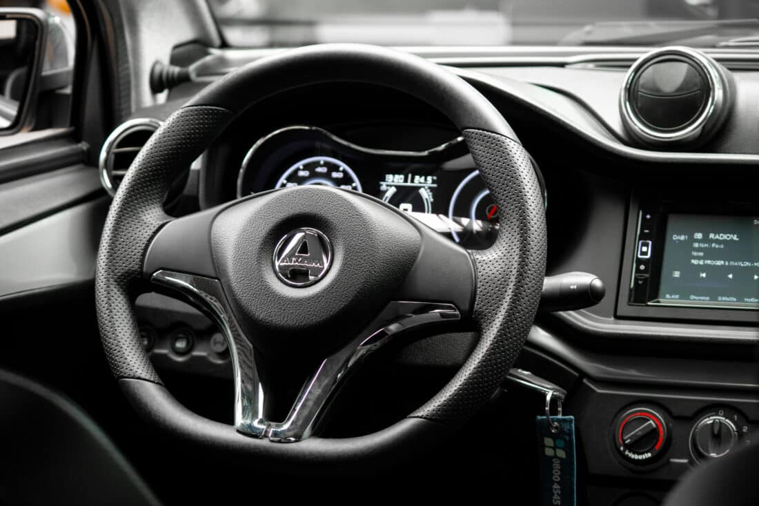 Aixam E Crossover Premium Emotion 2024 Elektrische Brommobiel Occasion Zilvergrijs Metallic Aixam E Crossover Premium Emotion 2024 Elektrische Brommobiel Occasion Zilvergrijs Metallic