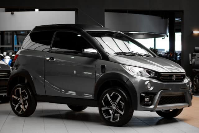 Aixam E Crossover Premium Emotion 2023 Elektrische Brommobiel Occasion Titaniumgrijs Metallic