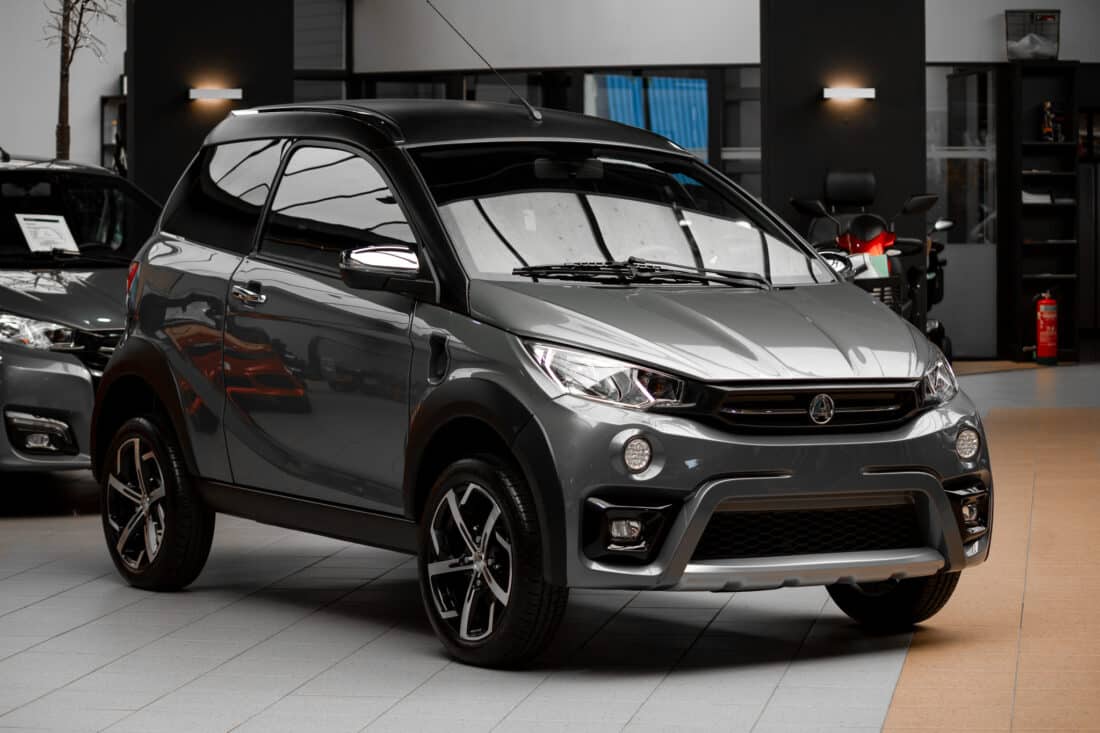 Aixam E Crossover Premium Emotion 2023 Elektrische Brommobiel Occasion Titaniumgrijs Metallic