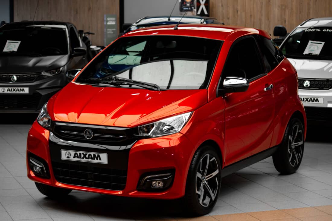 Aixam Coup Premium Emotion 2022 Brommobiel Occasion Parelmoerrood Metallic