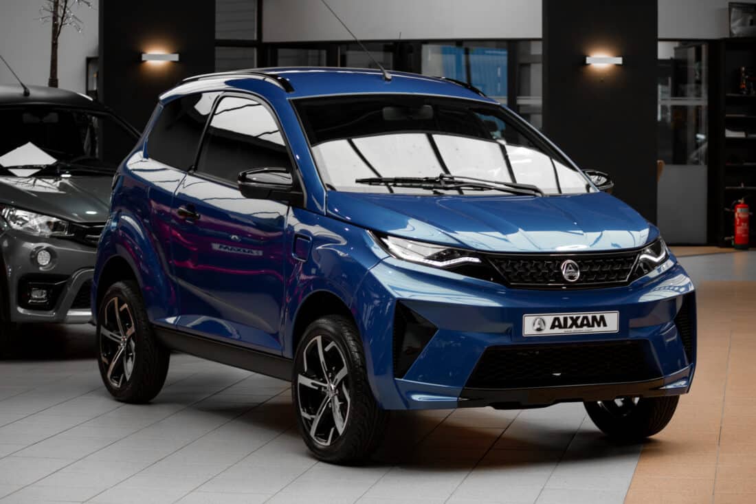 Aixam E Crossover Premium Ambition S10 2 2026 Brommobiel Occasion Saffier Blauw Aixam E Crossover Premium Ambition S10 2 2026 Brommobiel Occasion Saffier Blauw