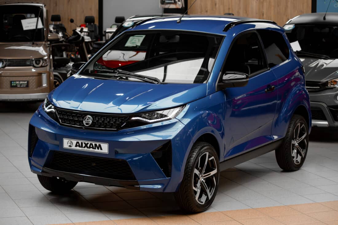 Aixam E Crossover Premium Ambition S10 2 2026 Brommobiel Occasion Saffier Blauw Aixam E Crossover Premium Ambition S10 2 2026 Brommobiel Occasion Saffier Blauw