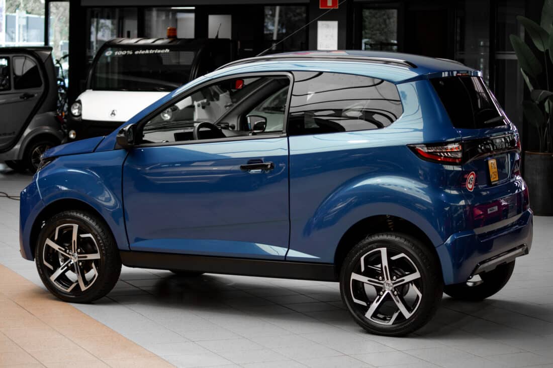 Aixam E Crossover Premium Ambition S10 2 2026 Brommobiel Occasion Saffier Blauw Aixam E Crossover Premium Ambition S10 2 2026 Brommobiel Occasion Saffier Blauw