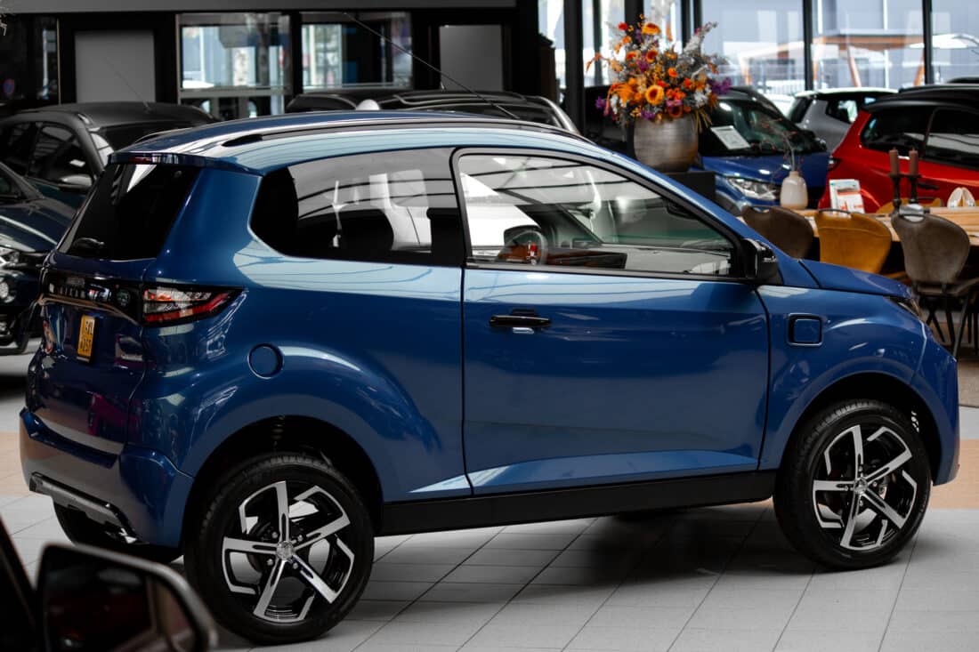 Aixam E Crossover Premium Ambition S10 2 2026 Brommobiel Occasion Saffier Blauw Aixam E Crossover Premium Ambition S10 2 2026 Brommobiel Occasion Saffier Blauw