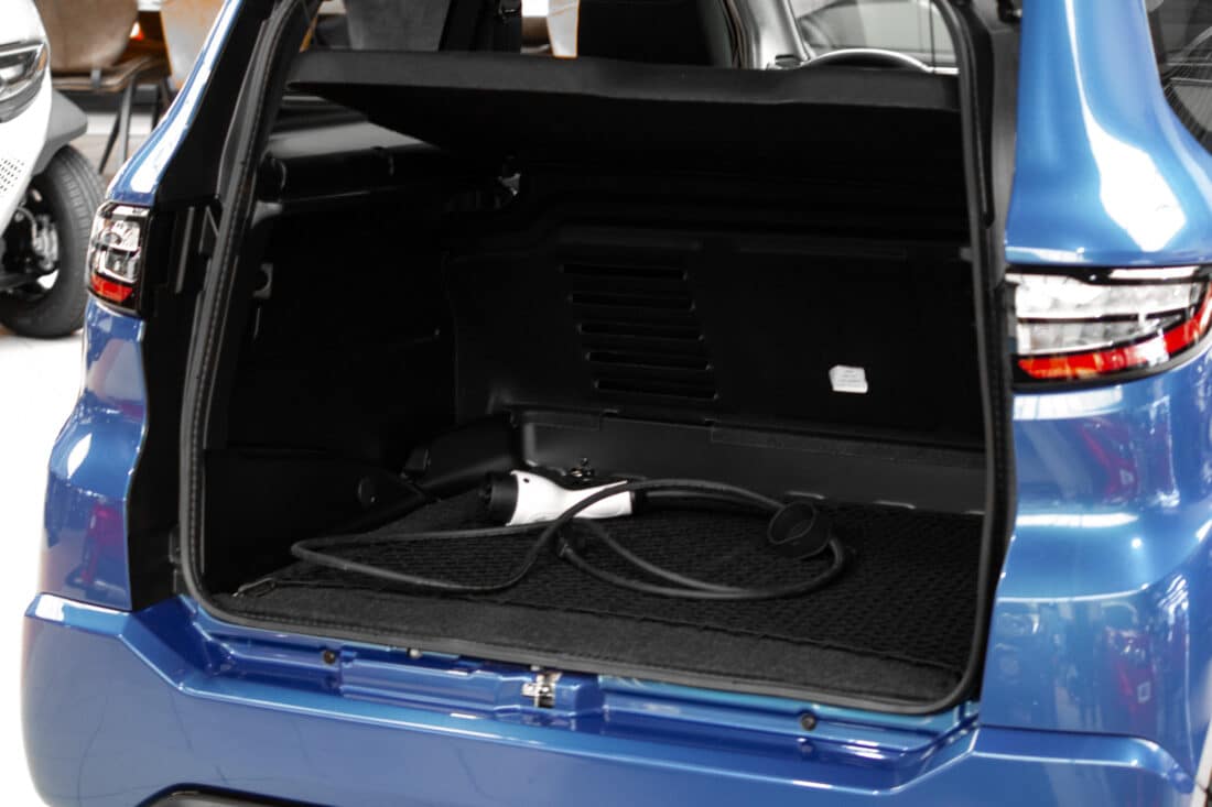 Aixam E Crossover Premium Ambition S10 2 2026 Brommobiel Occasion Saffier Blauw Aixam E Crossover Premium Ambition S10 2 2026 Brommobiel Occasion Saffier Blauw