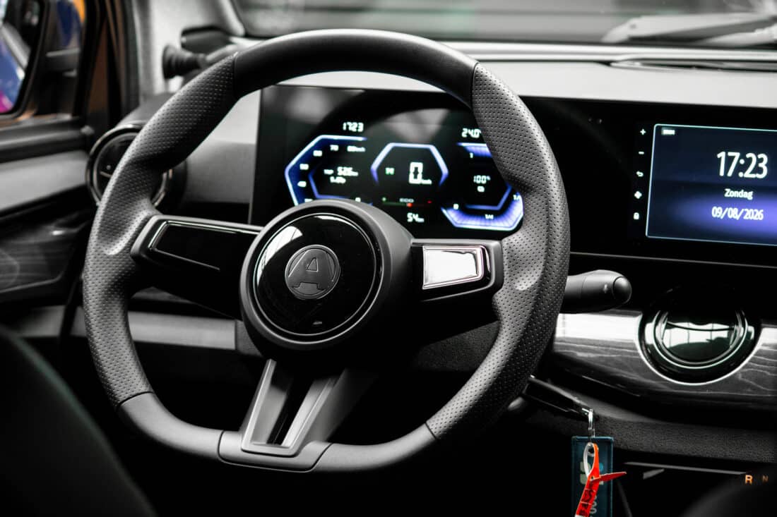 Aixam E Crossover Premium Ambition S10 2 2026 Brommobiel Occasion Saffier Blauw Aixam E Crossover Premium Ambition S10 2 2026 Brommobiel Occasion Saffier Blauw