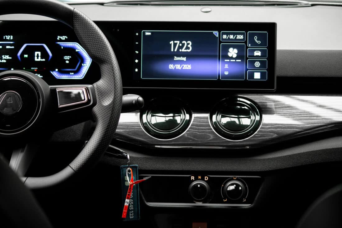 Aixam E Crossover Premium Ambition S10 2 2026 Brommobiel Occasion Saffier Blauw Aixam E Crossover Premium Ambition S10 2 2026 Brommobiel Occasion Saffier Blauw