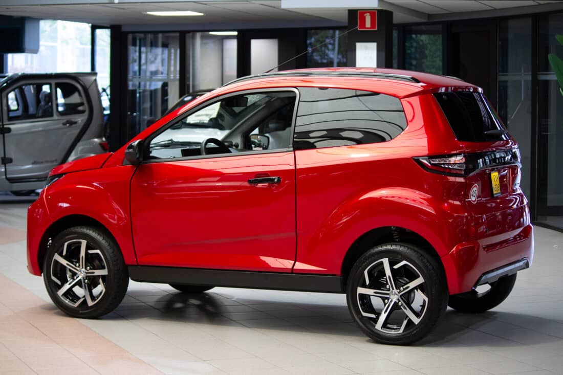 Aixam E Crossover Premium Ambition S10 2 2026 Brommobiel Occasion Parelmoer Rood