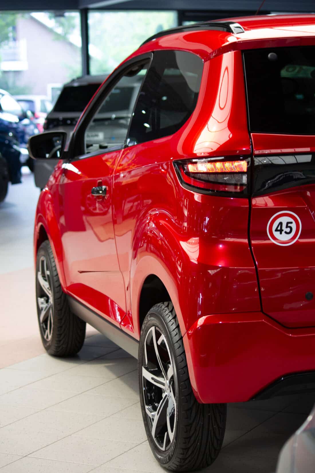 Aixam E Crossover Premium Ambition S10 2 2026 Brommobiel Occasion Parelmoer Rood
