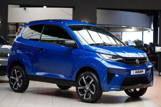 Aixam Crossover Premium Ambition 2025 Brommobiel Occasion Saffier Blauw