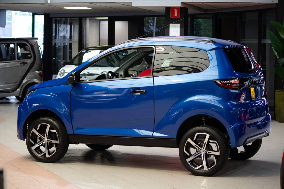 Aixam Crossover Premium Ambition 2025 Brommobiel Occasion Saffier Blauw