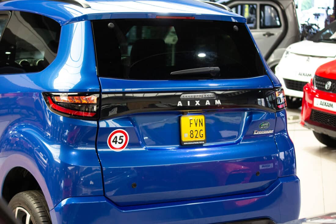 Aixam Crossover Premium Ambition 2025 Brommobiel Occasion Saffier Blauw