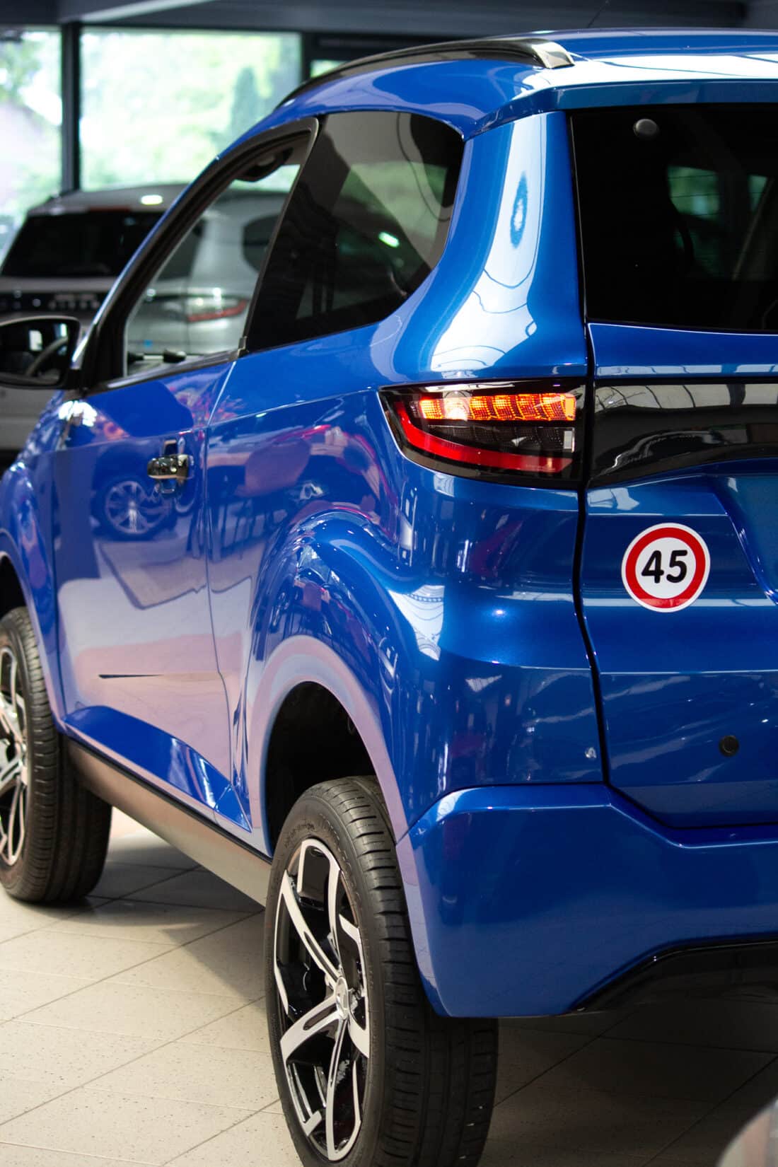 Aixam Crossover Premium Ambition 2025 Brommobiel Occasion Saffier Blauw