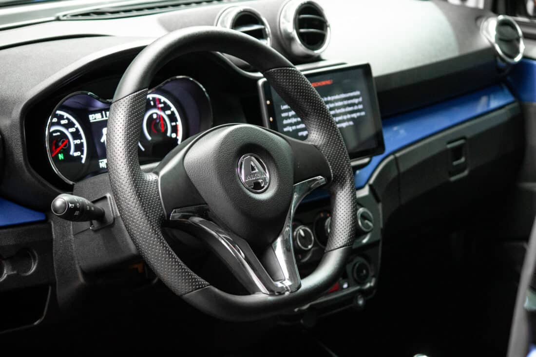 Aixam Crossover Premium Ambition 2025 Brommobiel Occasion Saffier Blauw